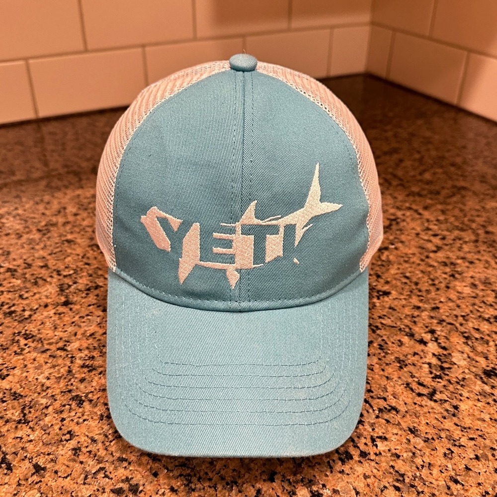YETI Tarpon Fish Trucker Hat Snapback Men Adjustable Aqua White Cotton Blend